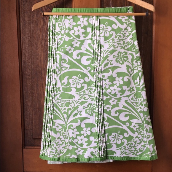 Old Navy Dresses & Skirts - Old Navy Green and White Patterned Skirt